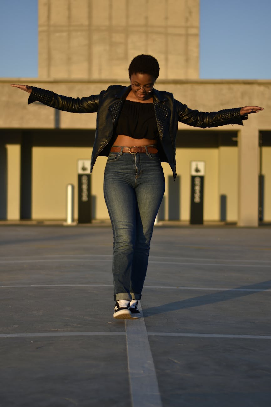 Energy auditor with thermal imaging camera inspecting building